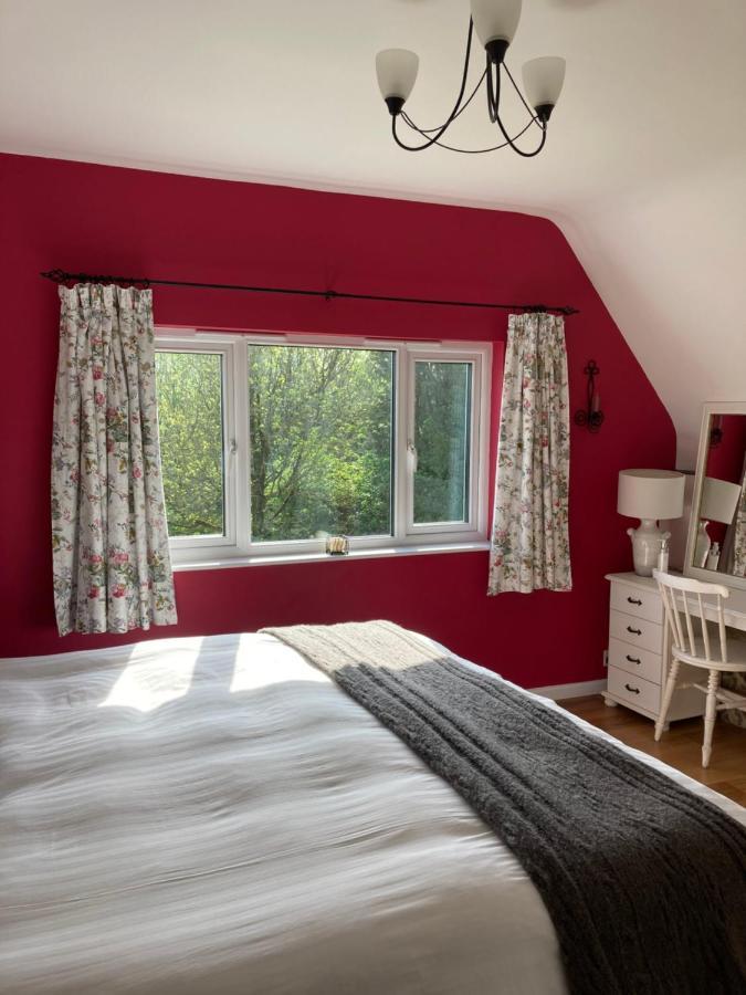 Higher Trenear Farm B&B Хелстон Номер фото
